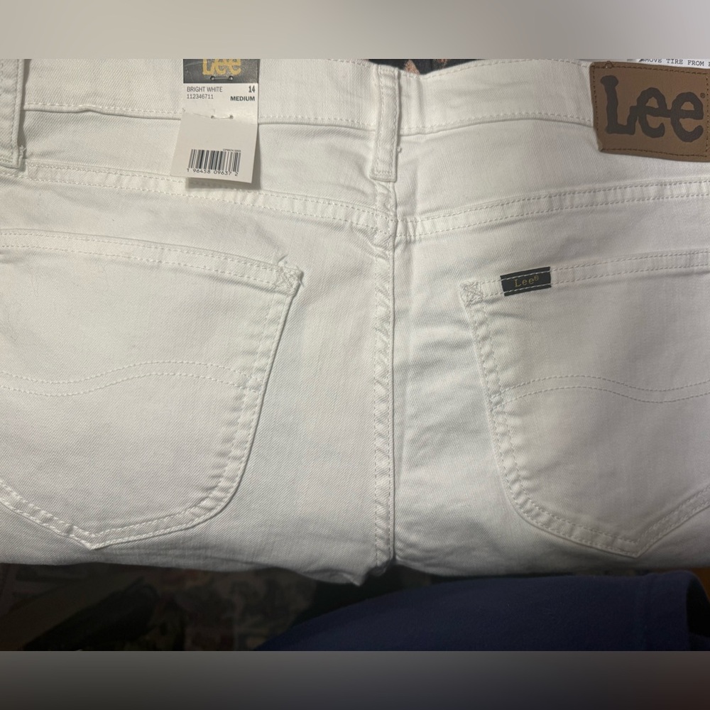 NWT Lee White Flare Jeans | High Rise Stretch Denim | Size 14 Medium - Picture 2 of 5